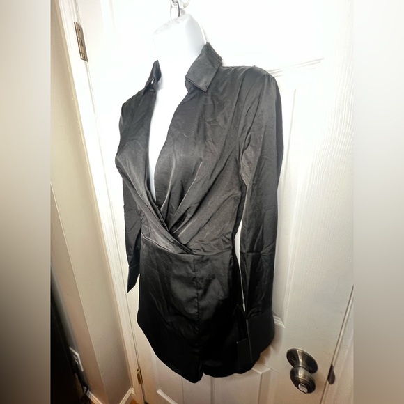 NWT Lulus Women’s X Small Sophisticated Effort Black Long Sleeve Satin Romper XS - Picture 13 of 16